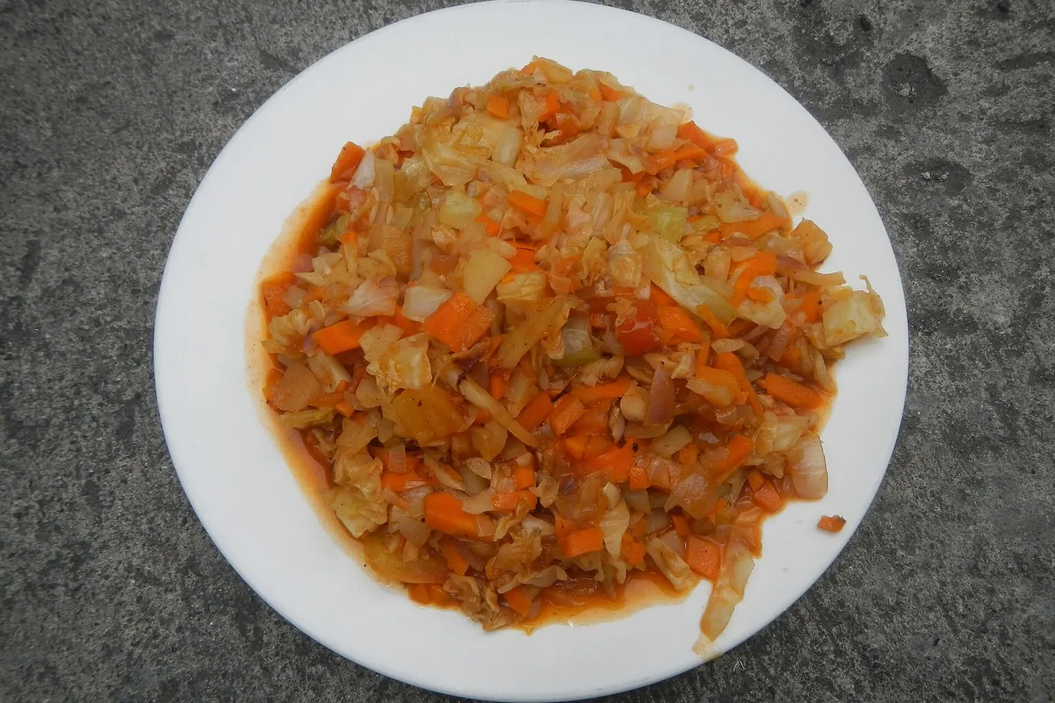 Тушёная капуста с морковью